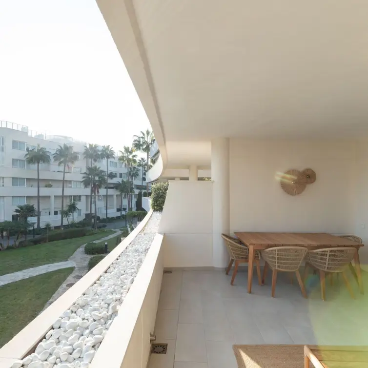 Long-term rent of middle floor apartment in Estepona