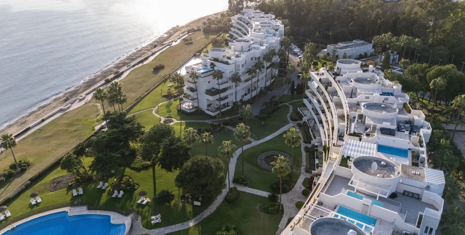 Long-term rent of middle floor apartment in Estepona 8