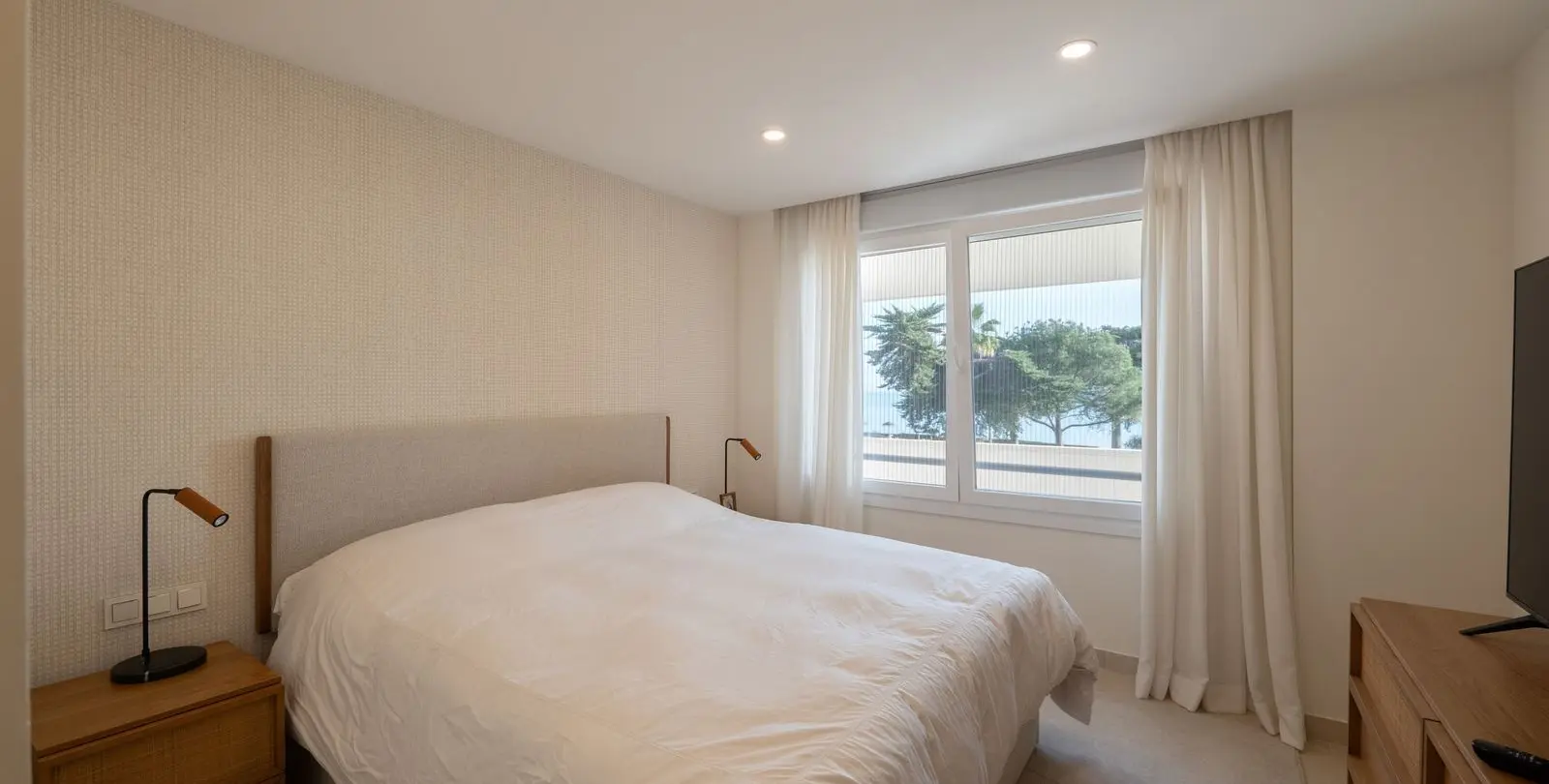 Long-term rent of middle floor apartment in Estepona 17