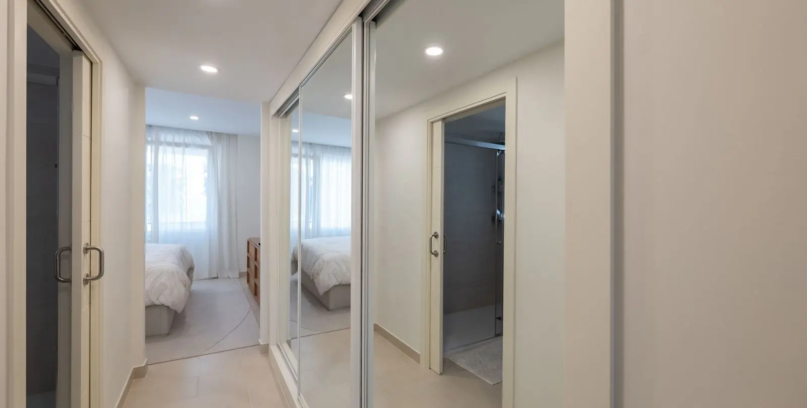 Long-term rent of middle floor apartment in Estepona 21