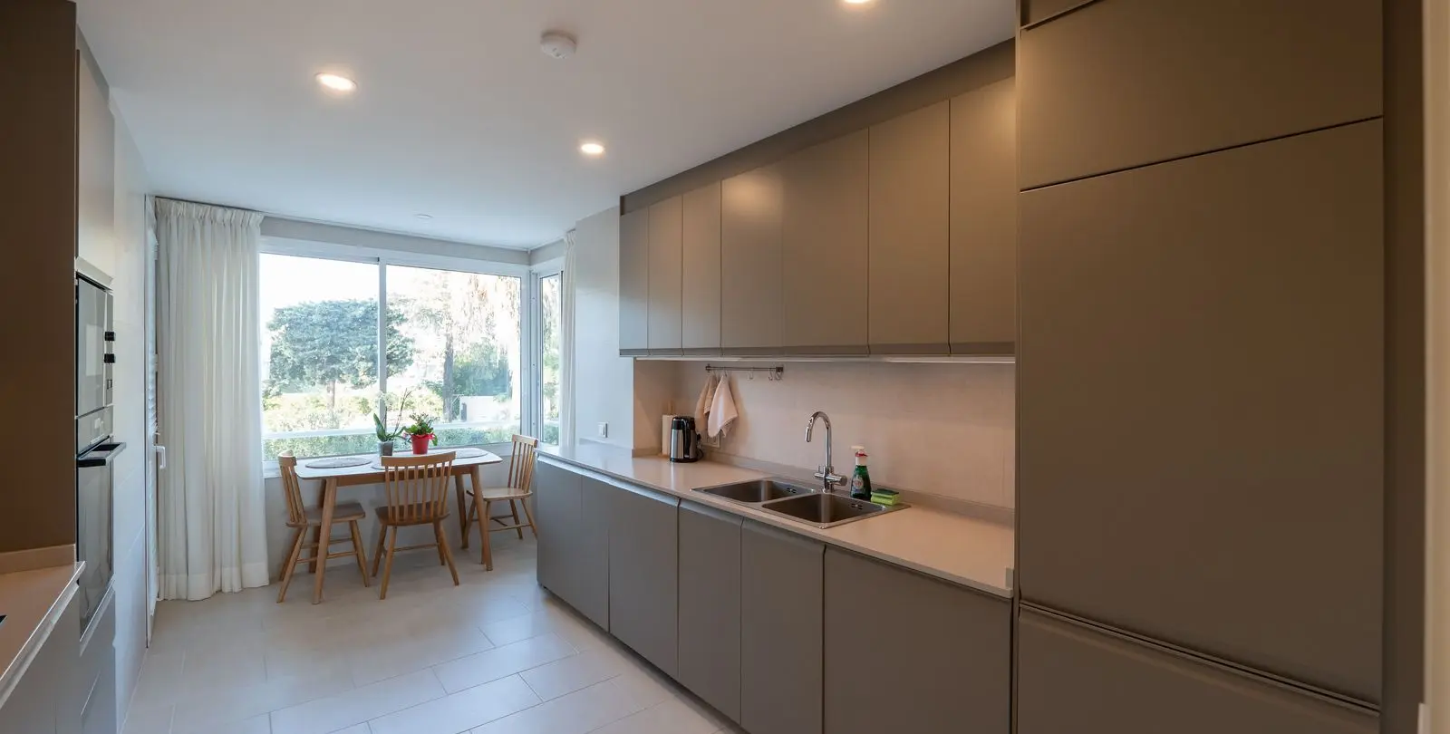 Long-term rent of middle floor apartment in Estepona 25