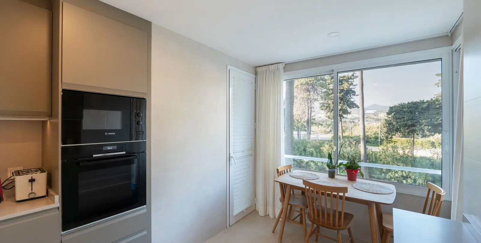 Long-term rent of middle floor apartment in Estepona 27