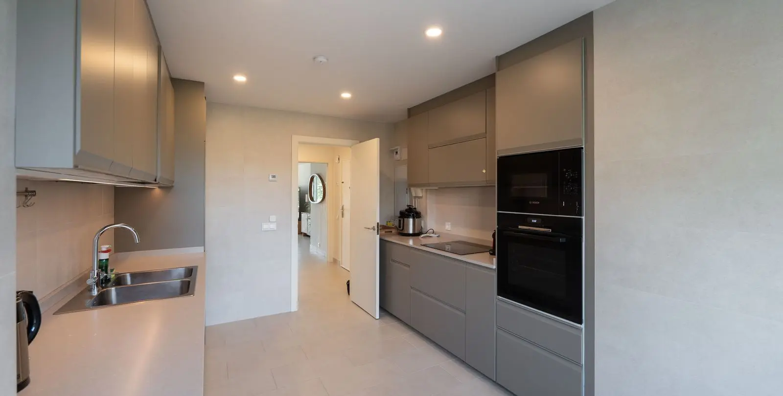 Long-term rent of middle floor apartment in Estepona 28