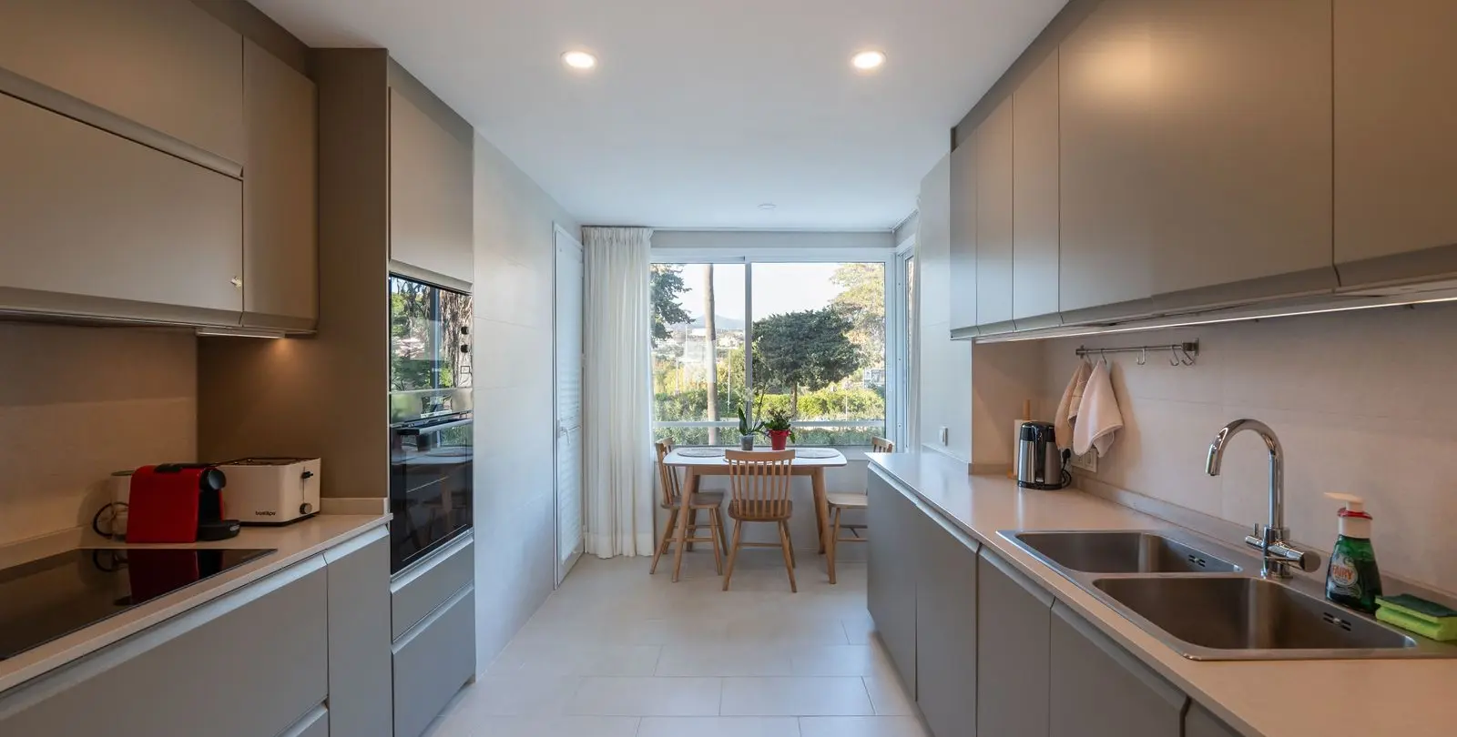 Long-term rent of middle floor apartment in Estepona 29