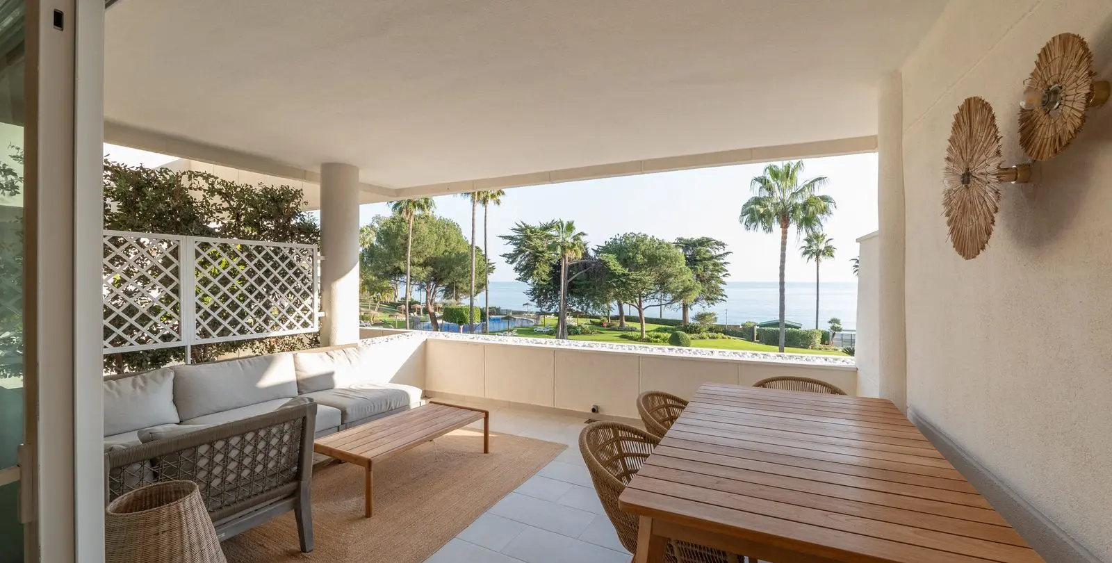 Long-term rent of middle floor apartment in Estepona 35