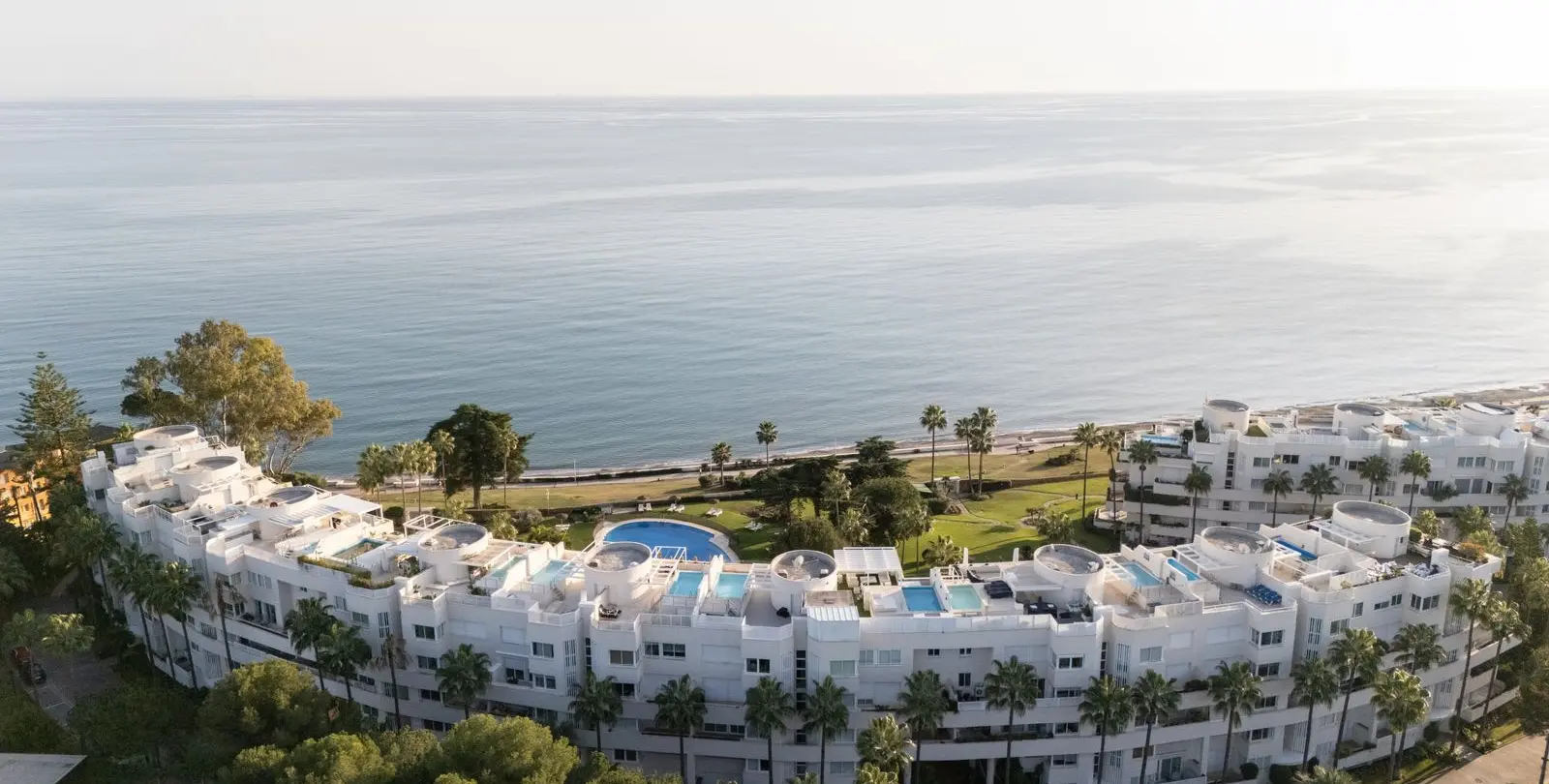 Long-term rent of middle floor apartment in Estepona 36