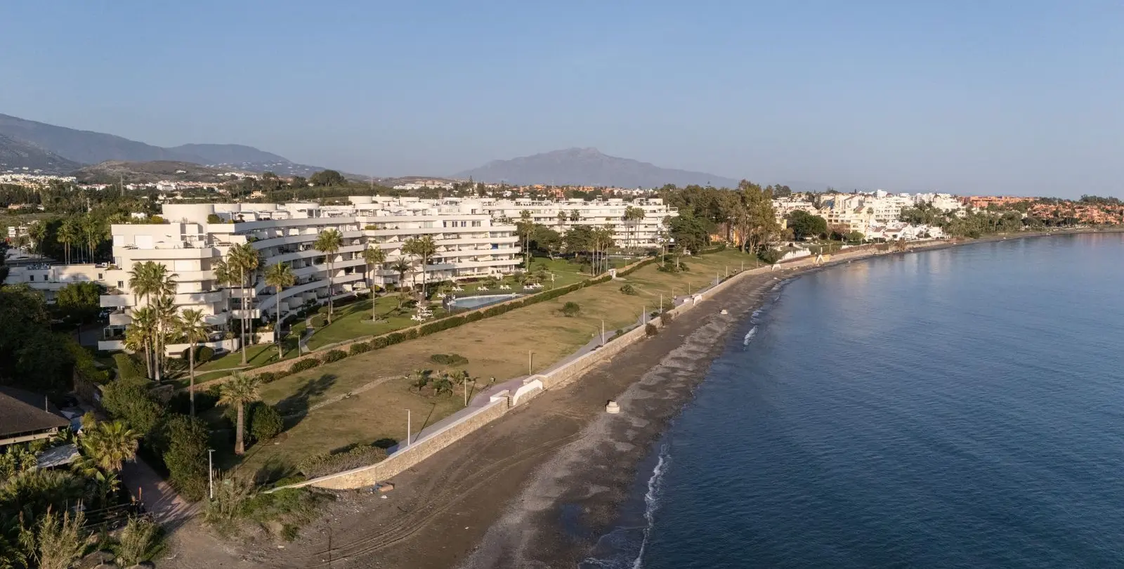 Long-term rent of middle floor apartment in Estepona 37