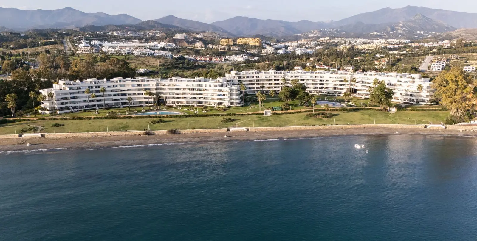 Long-term rent of middle floor apartment in Estepona 38
