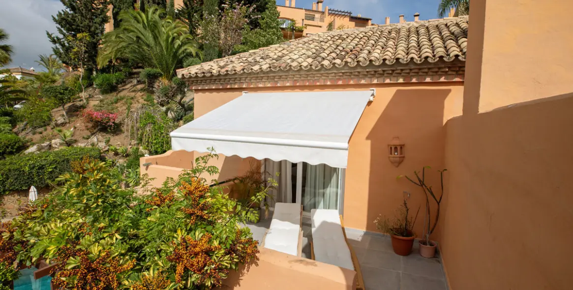 Sale of penthouse in Nueva Andalucía 11