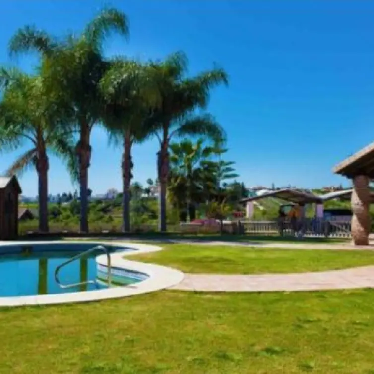 Sale of detached villa in Estepona