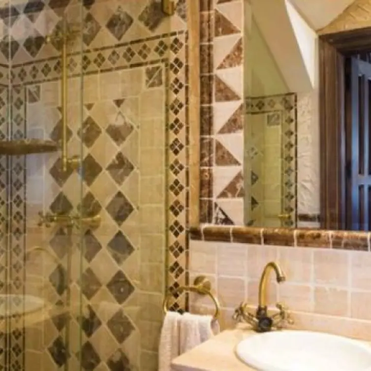 Sale of detached villa in Estepona