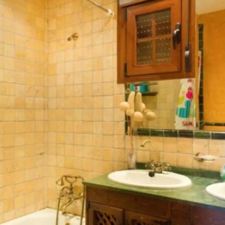 Sale of detached villa in Estepona