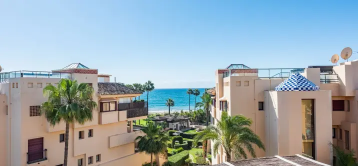 Sale of penthouse in Costalita 4