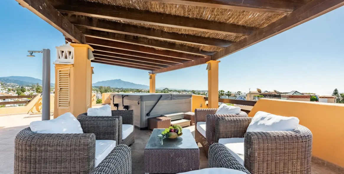 Sale of penthouse in Costalita 7