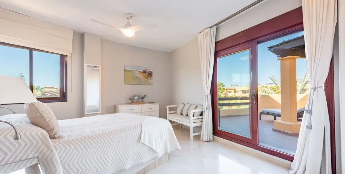 Sale of penthouse in Costalita 12