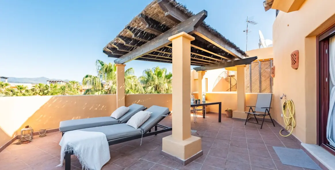 Sale of penthouse in Costalita 13
