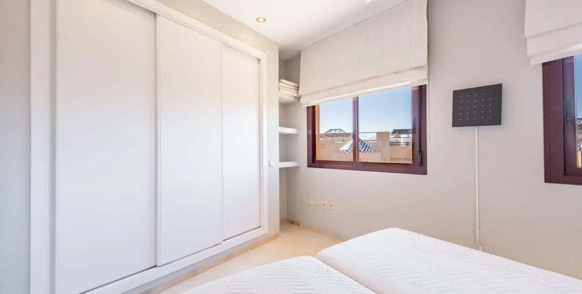 Sale of penthouse in Costalita 16