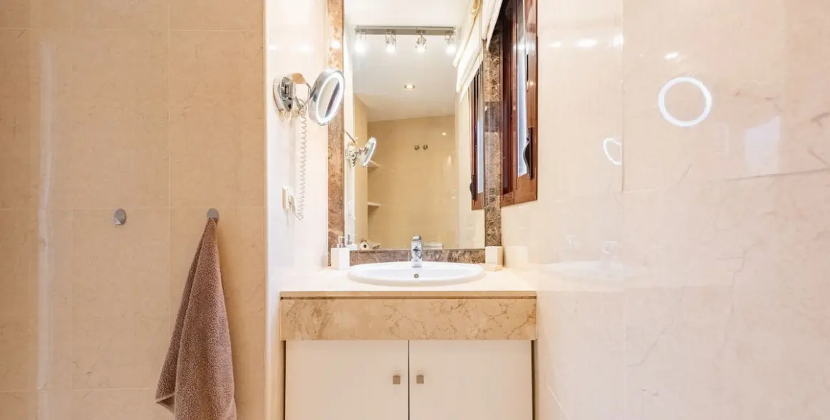 Sale of penthouse in Costalita 18
