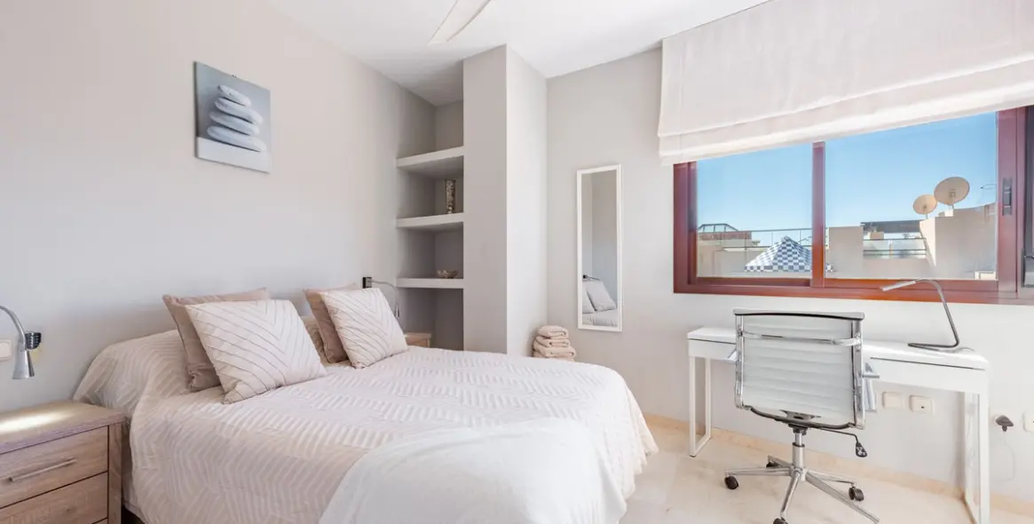 Sale of penthouse in Costalita 19