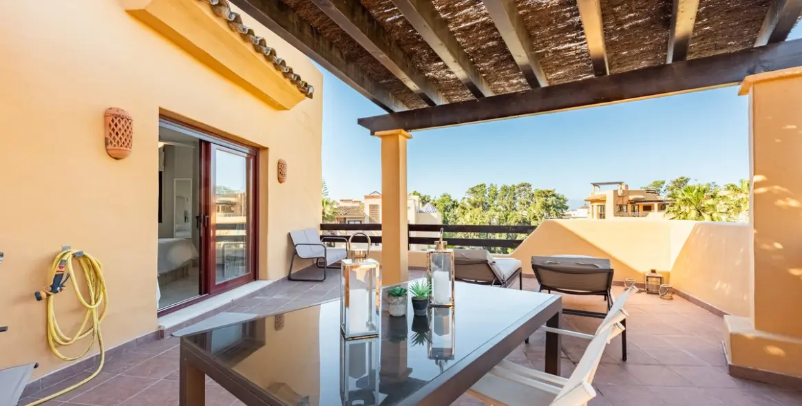 Sale of penthouse in Costalita 24