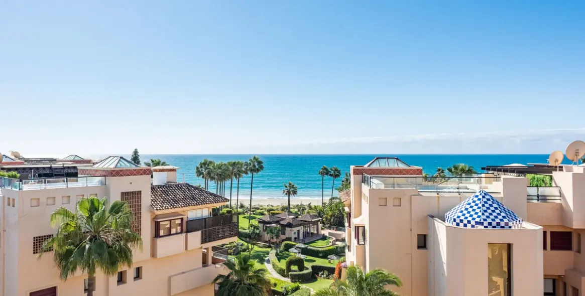 Sale of penthouse in Costalita 25
