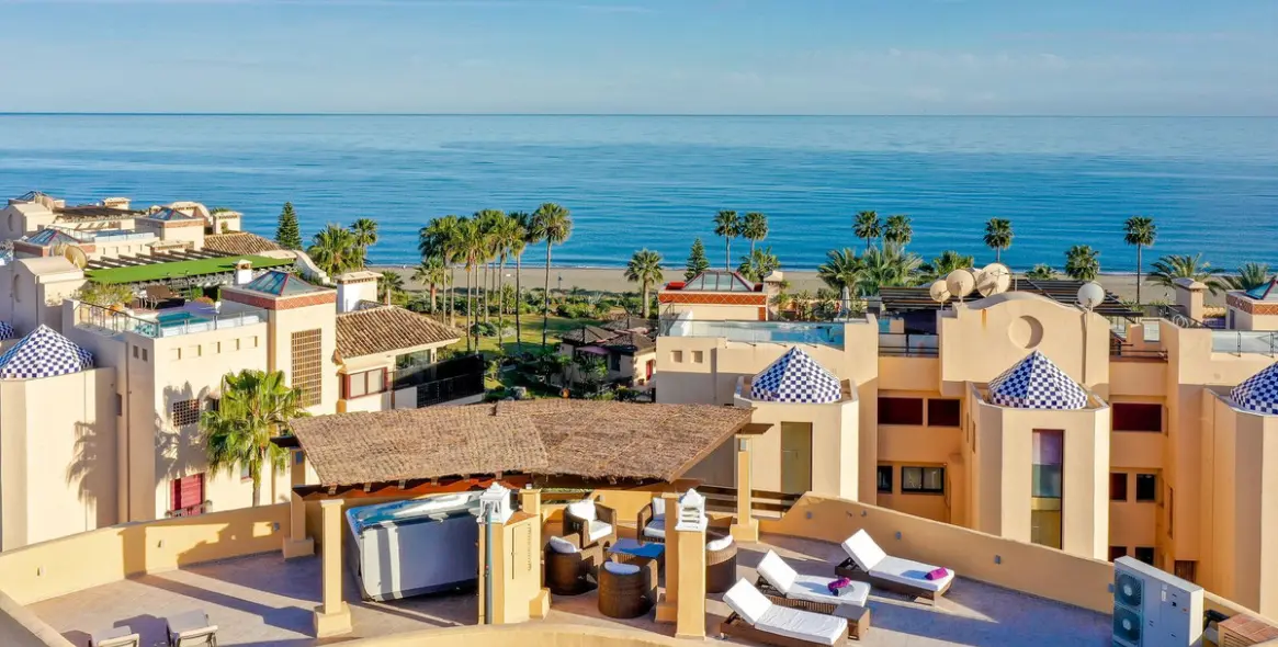 Sale of penthouse in Costalita 28