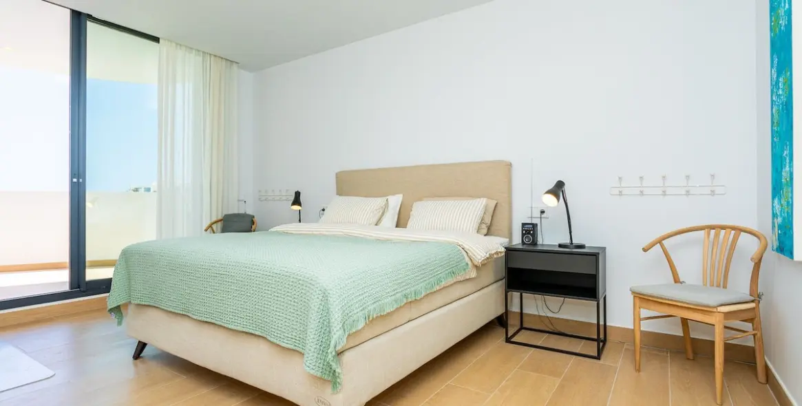 Sale of middle floor apartment in Fuengirola 15