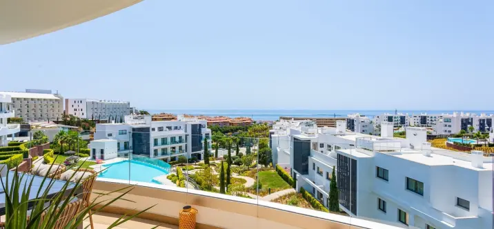 Продажа апартаментов на среднем этаже в Fuengirola 0