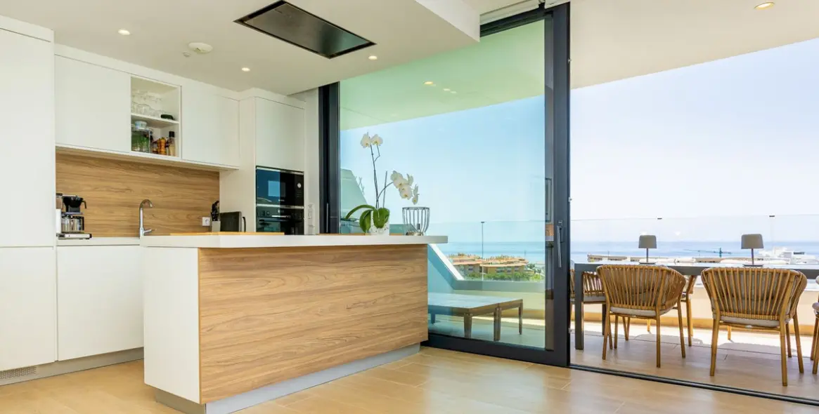 Sale of middle floor apartment in Fuengirola 9