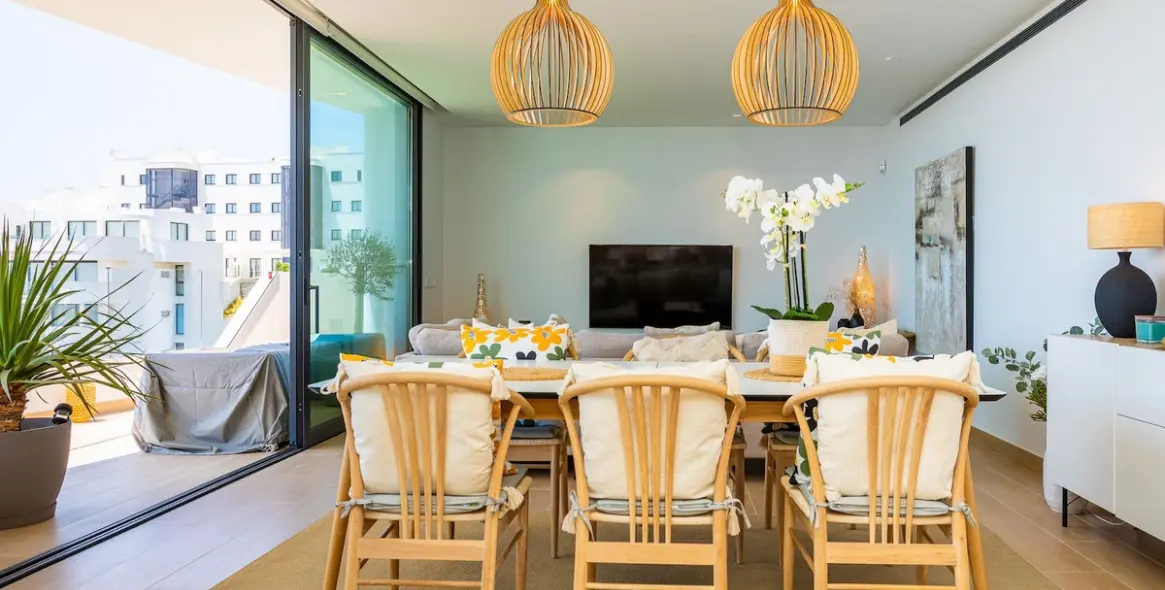 Sale of middle floor apartment in Fuengirola 12