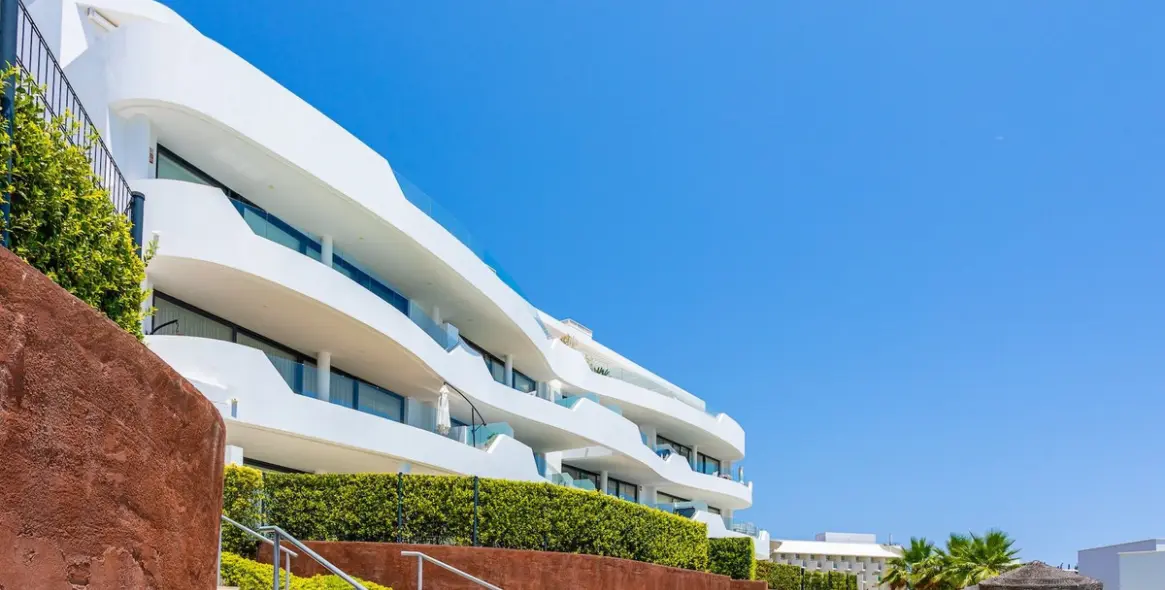 Sale of middle floor apartment in Fuengirola 24