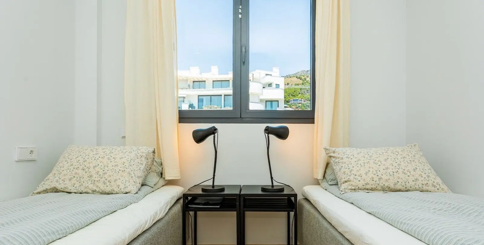 Sale of middle floor apartment in Fuengirola 22