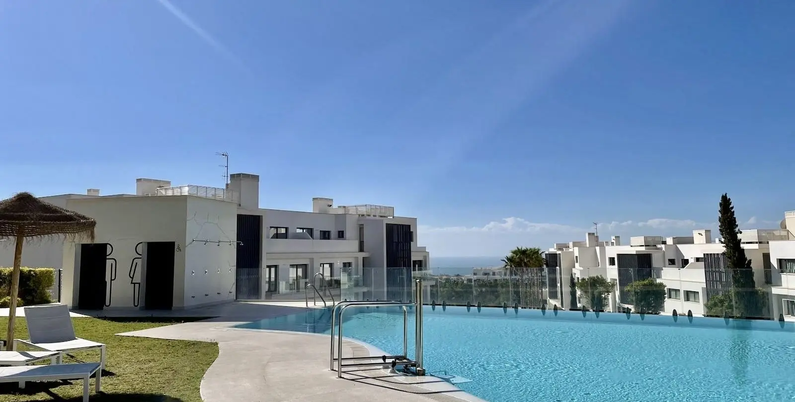 Sale of middle floor apartment in Fuengirola 27