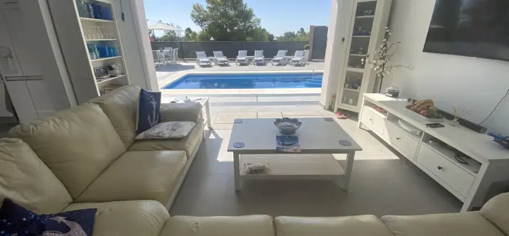 Продажа  отдельно стоящей виллы в Torremolinos 1