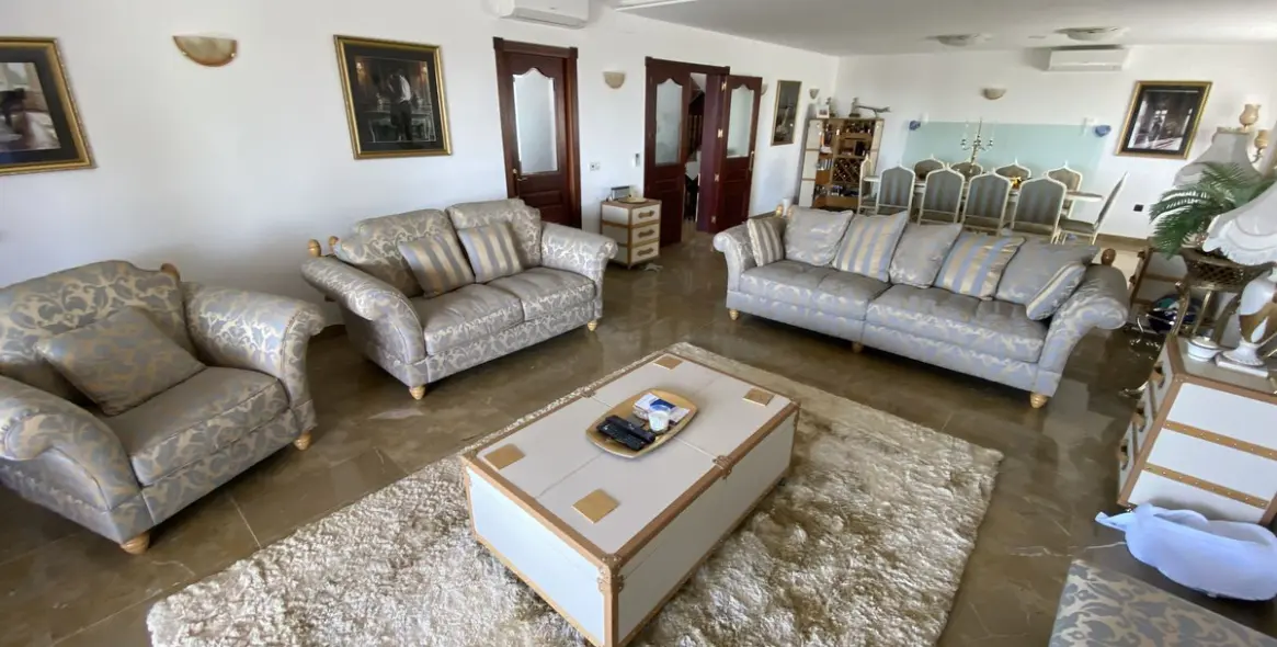 Продажа  отдельно стоящей виллы в Torremolinos 3