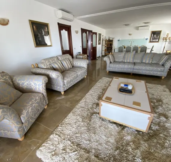 Продажа  отдельно стоящей виллы в Torremolinos