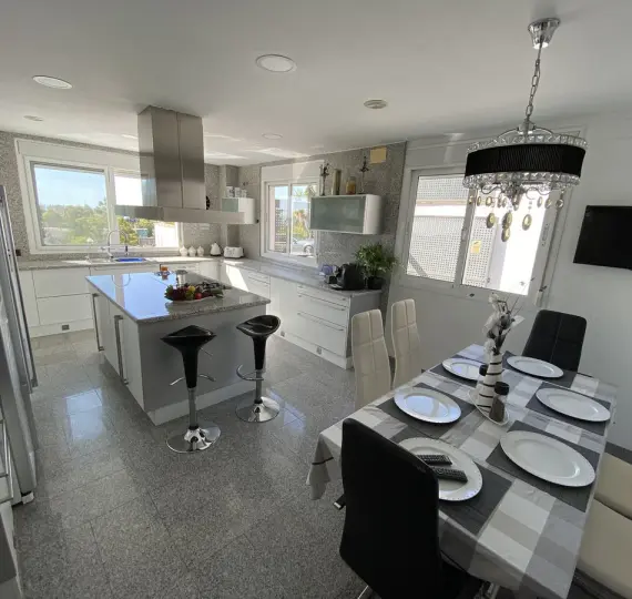 Продажа  отдельно стоящей виллы в Torremolinos