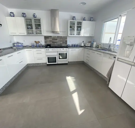 Продажа  отдельно стоящей виллы в Torremolinos