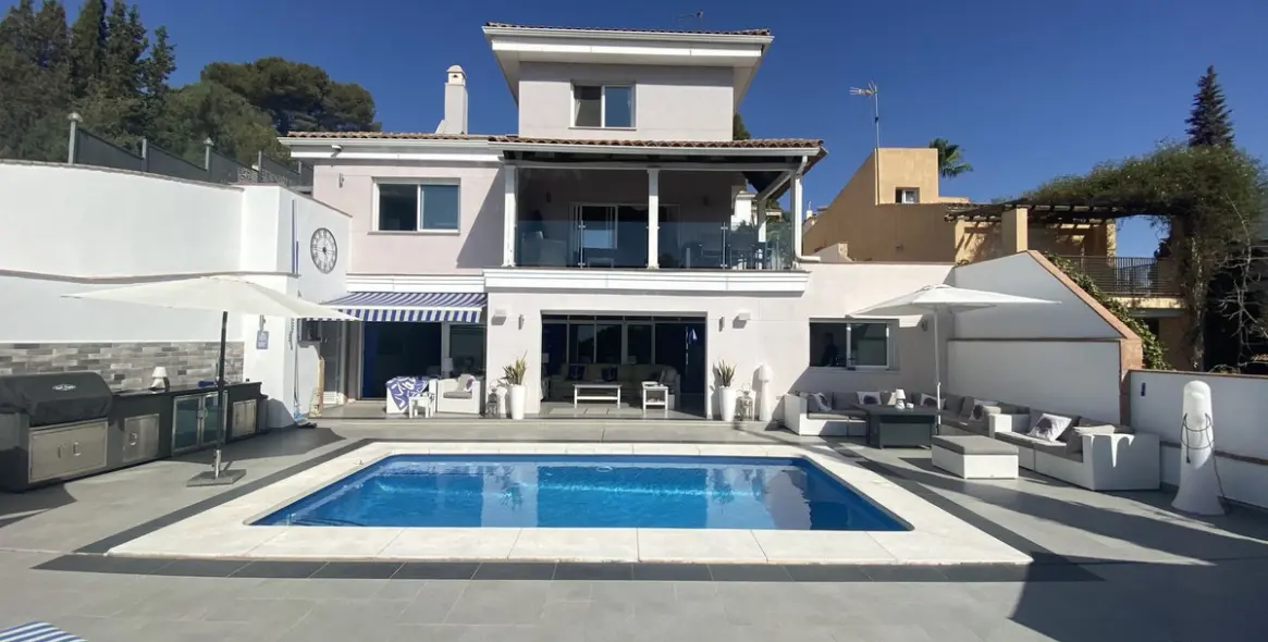 Продажа  отдельно стоящей виллы в Torremolinos 20