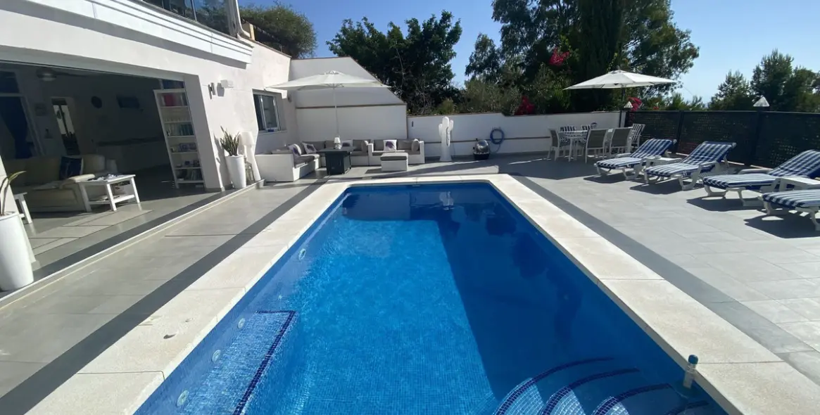 Продажа  отдельно стоящей виллы в Torremolinos 29