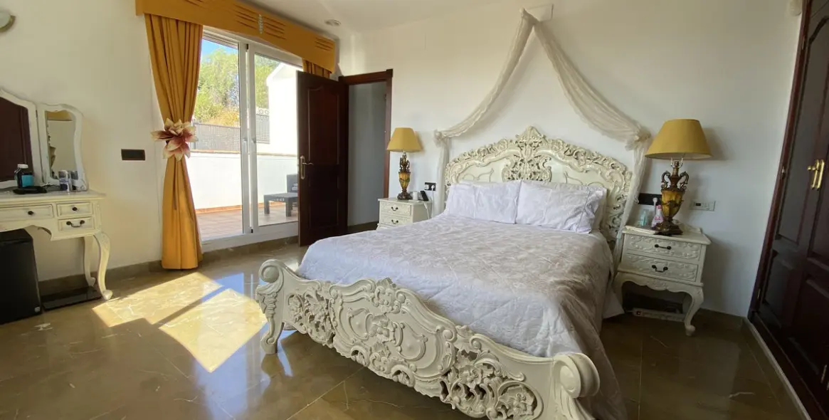 Продажа  отдельно стоящей виллы в Torremolinos 32