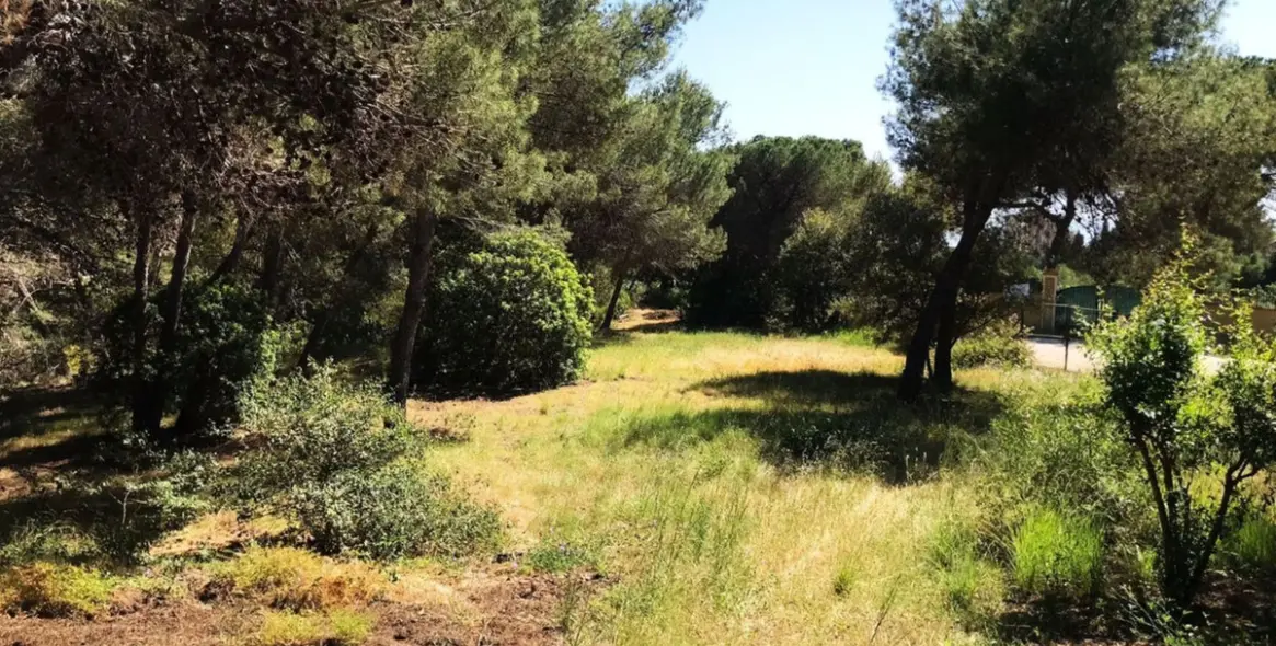 Продажа  жилого участка в Marbella East (район Hacienda Las Chapas) 3