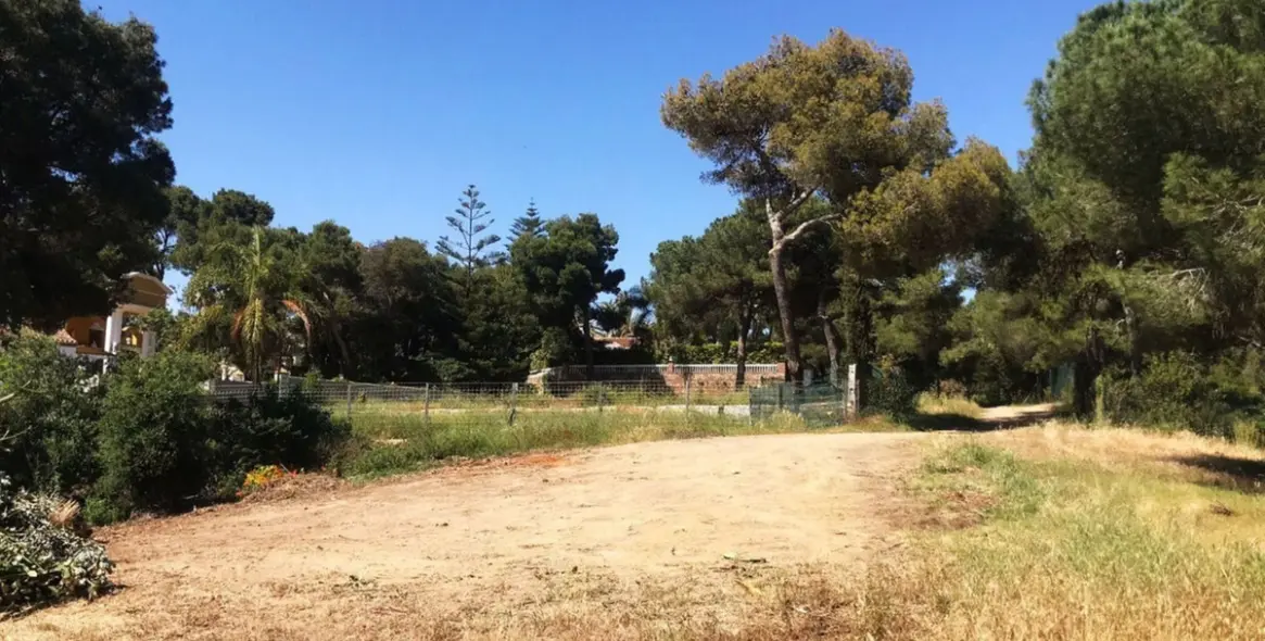 Продажа  жилого участка в Hacienda Las Chapas 12