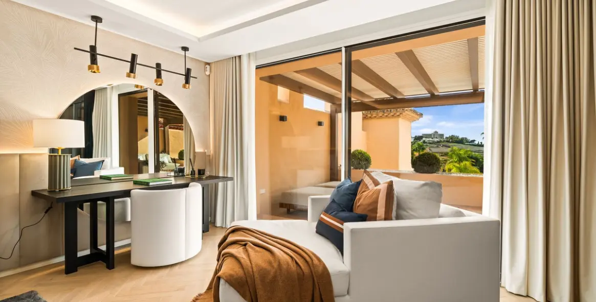 Долгосрочная аренда двухуровневого пентхауса в Atalaya 10