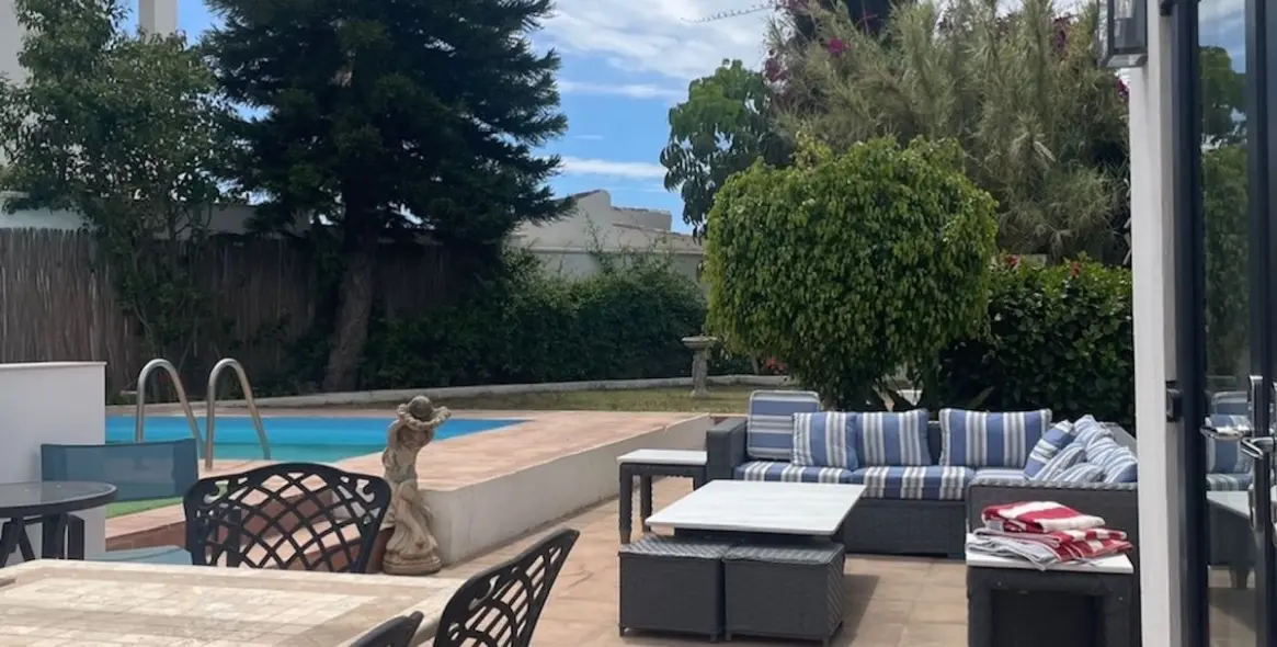 Продажа  отдельно стоящей виллы в San Pedro de Alcántara (район San Pedro de Alcántara) 1