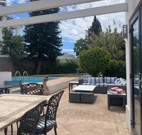 Oтдельно стоящая вилла R4728907