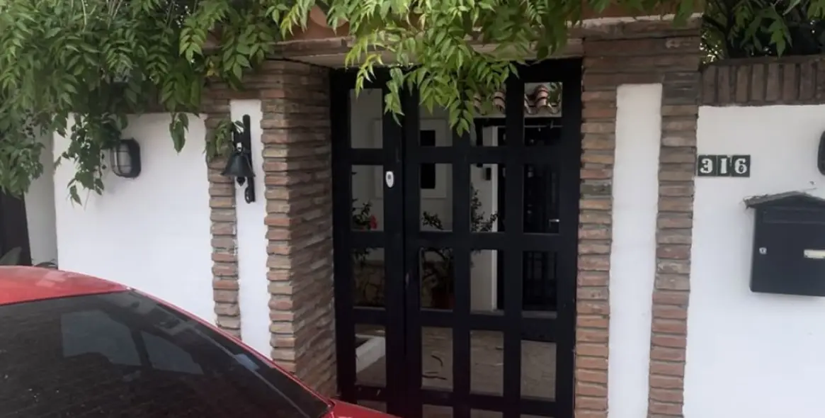 Продажа  отдельно стоящей виллы в San Pedro de Alcántara (район San Pedro de Alcántara) 3