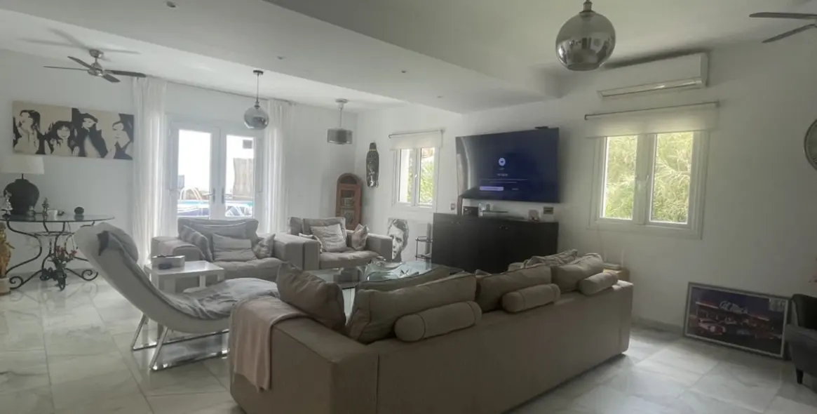 Продажа  отдельно стоящей виллы в San Pedro de Alcántara (район San Pedro de Alcántara) 16