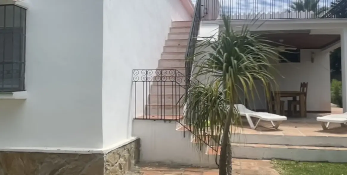 Продажа  отдельно стоящей виллы в San Pedro de Alcántara (район San Pedro de Alcántara) 20