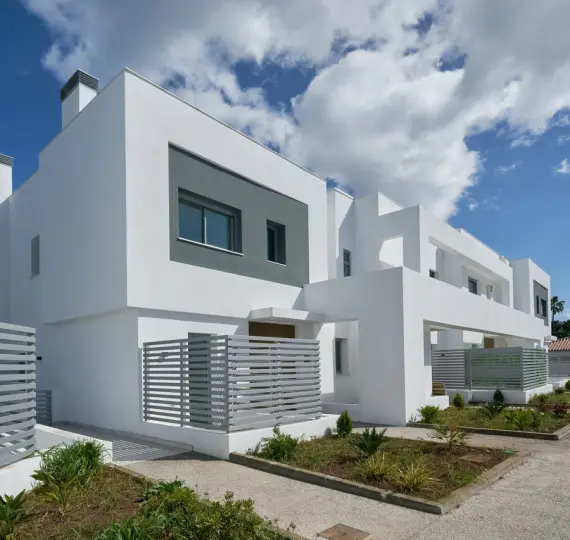 Sale of semi-detached house in San Pedro de Alcántara